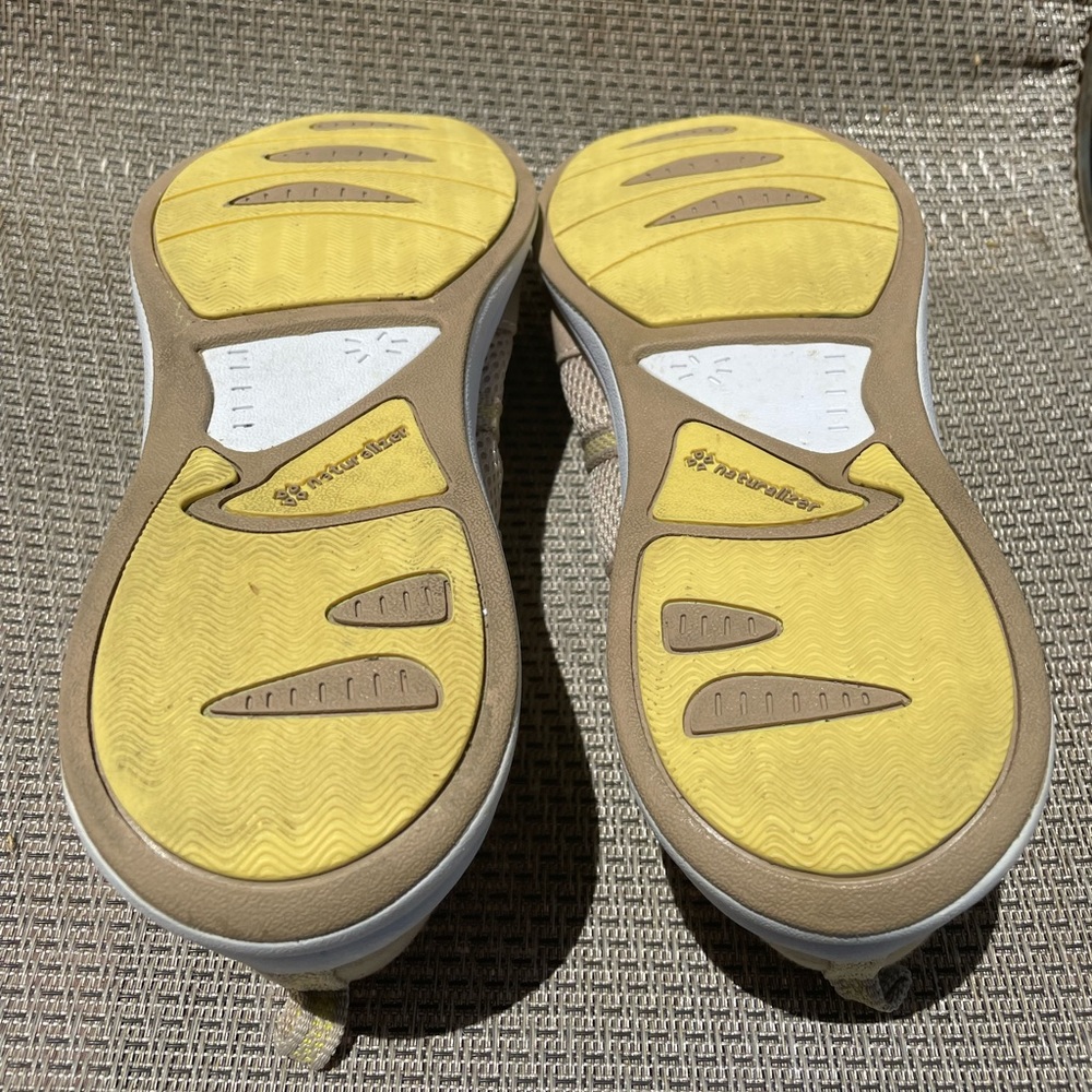 Naturalizer tennis shoes 8.5 M.